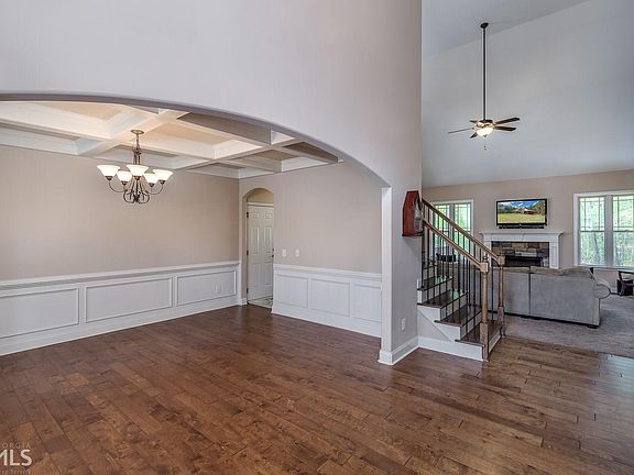 5th image of 120 Amandas Way