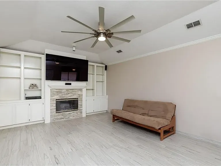 14882 Highland Mist Dr — Photo 33