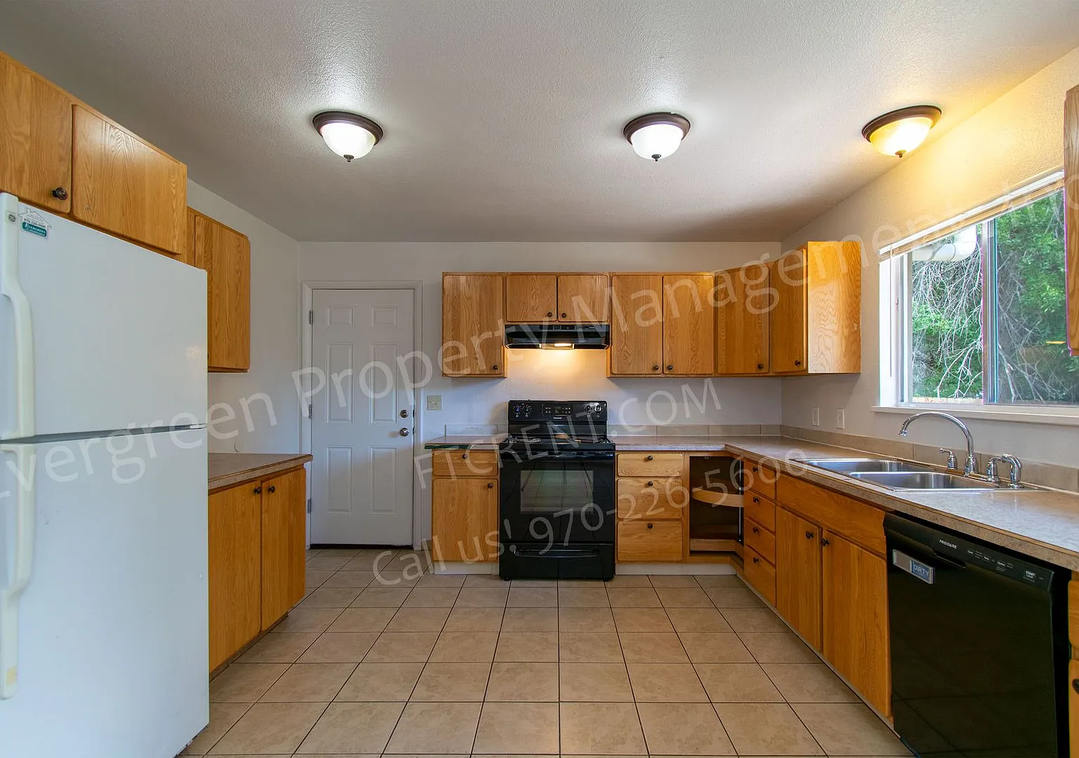 J-02 — Photo 3
