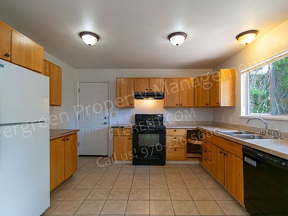 3rd image of 1228 Southridge Dr