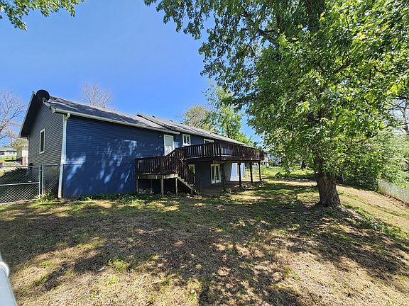 2nd image of 1420 Oakhill Drive