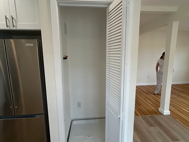 715 Tyler St #2 — Photo 11