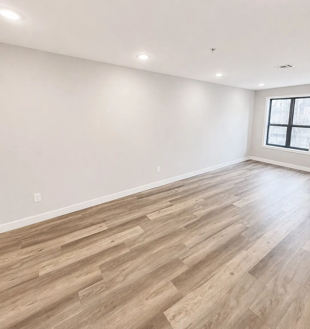 1 bed, $1,718 — Photo 4