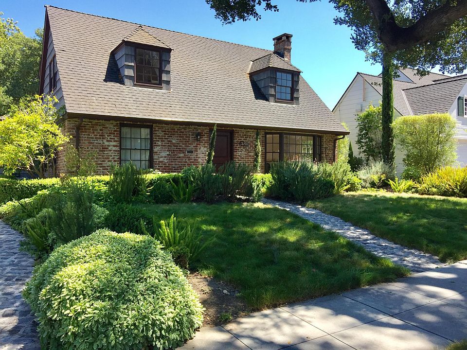 2nd image of 1850 University Way