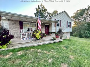 603 Lone Oak Rd, Cottageville, WV 25239