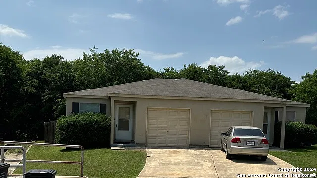 3 bed, 2.0 bath, 1204 sqft, $1,300 — Photo 2