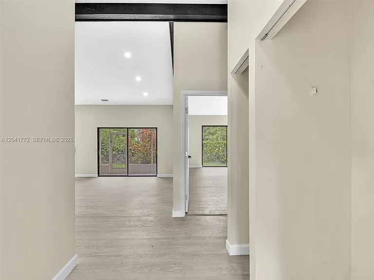 8813 Paradise Ct — Photo 4