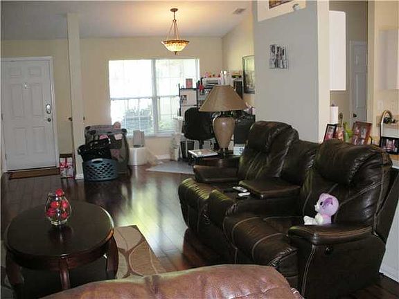 4th image of 1537 Glentry Ln