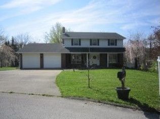 208 Centerwood Cir, Uniontown, PA