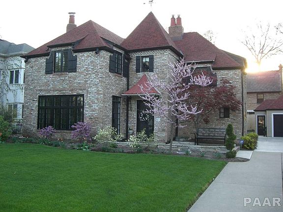 2nd image of 3922 N Northwood Ave