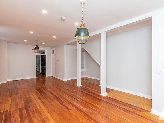 4th image of 2453 W Chicago Ave #1