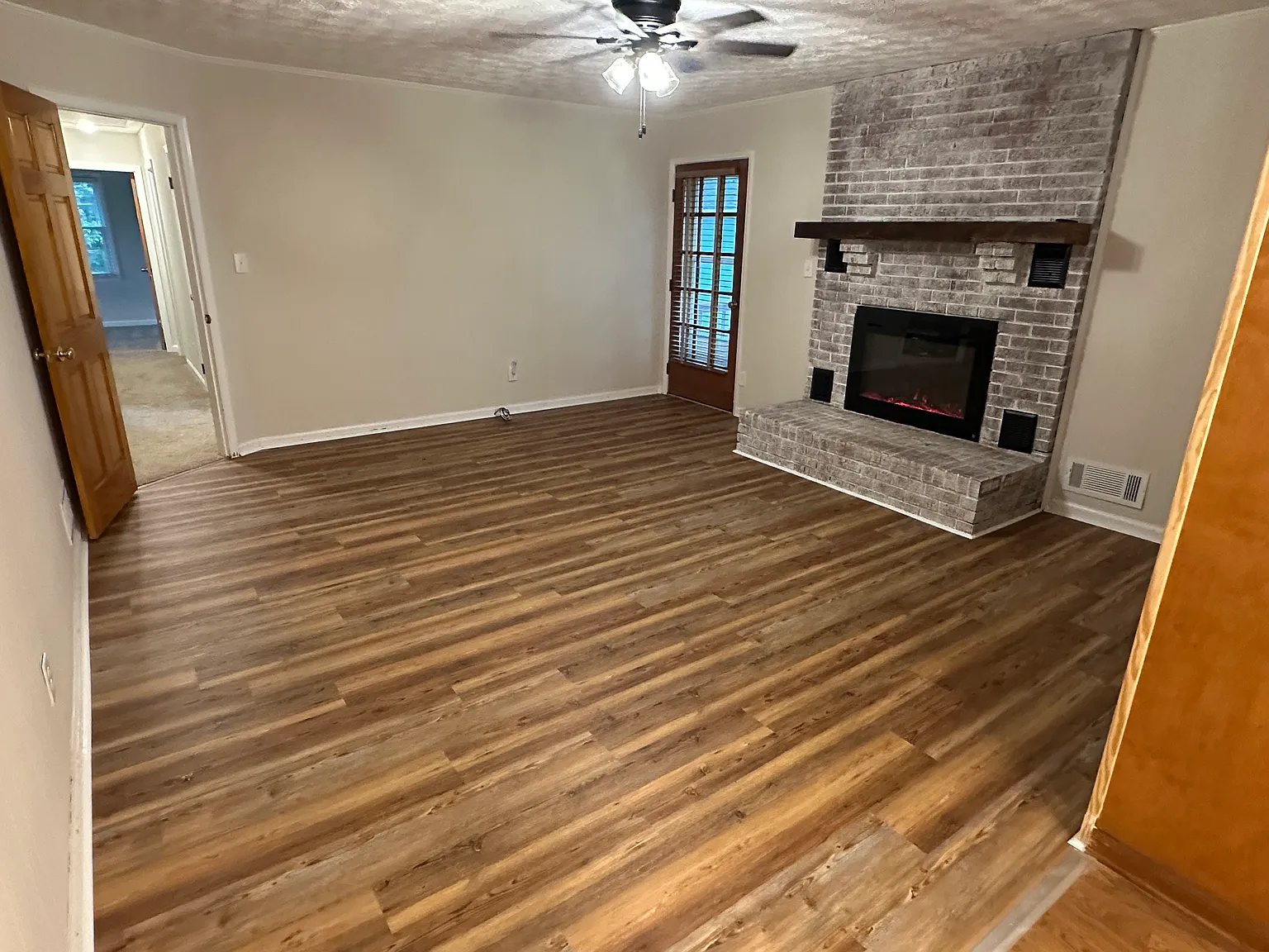 3 bed, 1552 sqft, $2,200 — Photo 3