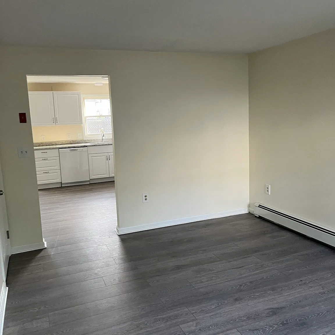 2 bed, 930 sqft, $2,025 — Photo 3