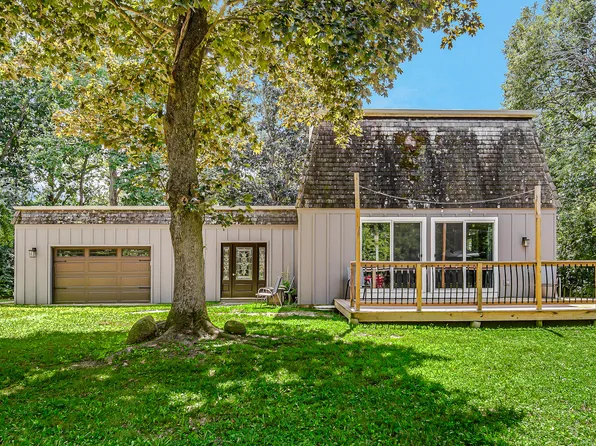 28327 N Lakeview Cir, McHenry, IL 60051