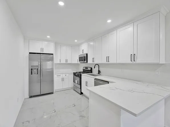 22-55 Battery Rd #A, Far Rockaway, NY 11691