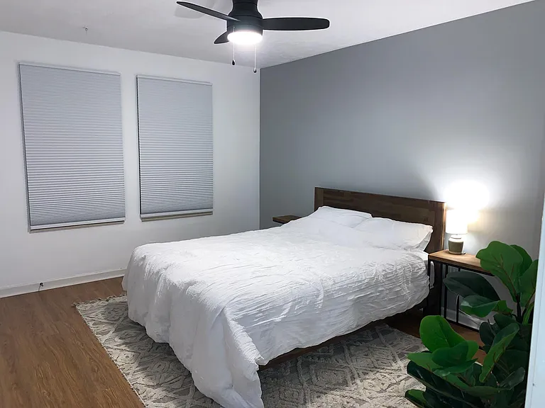 127 N Timber Dr — Photo 2