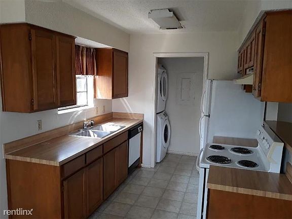 5th image of 3226 Walton Ave