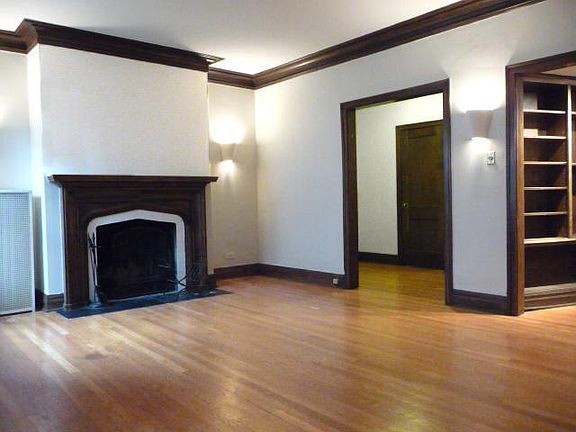 3rd image of 5466 S Cornell Ave APT 2C