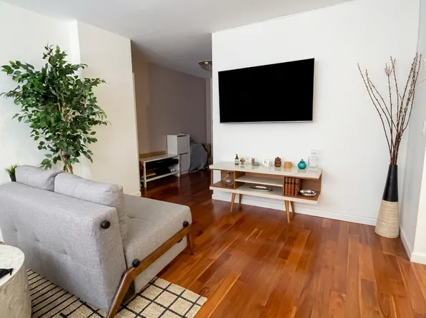 345 East 93rd Street image 1 of 16