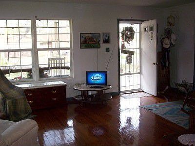 2nd image of 605 N Division St