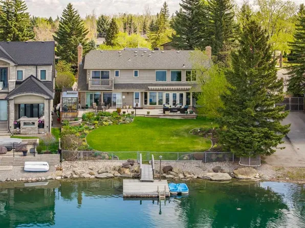 947 NE Lake Placid Dr SE, Calgary, AB T2J 4C4
