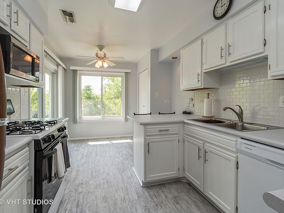 3rd image of 9041 Somerset Ct #9041