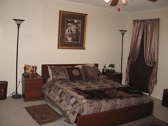 5th image of 729 Basset Locke Dr