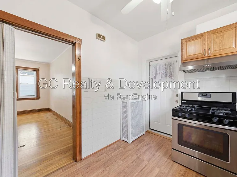 3938 N Lockwood Ave #1 — Photo 9