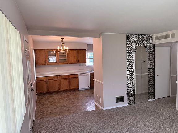 5th image of 7030 Continental Ave