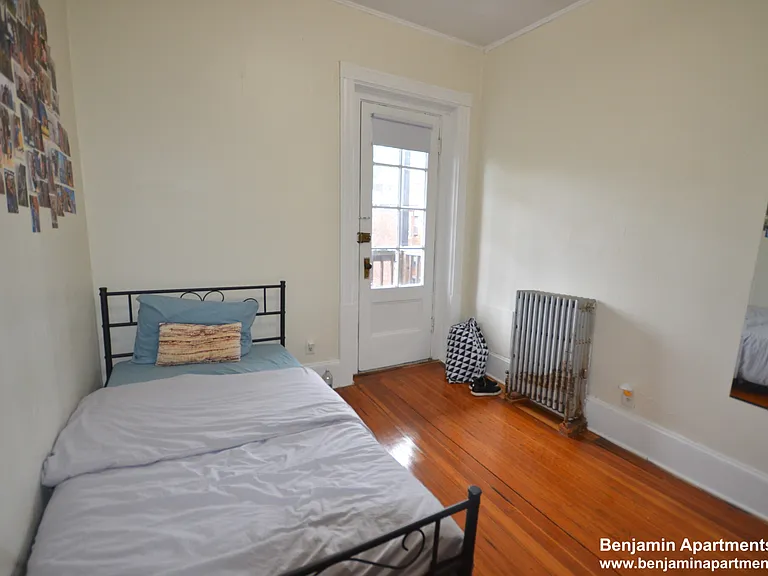 1595 Beacon St #31 — Photo 17
