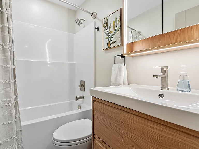 2517 Vallette St #101 — Photo 14