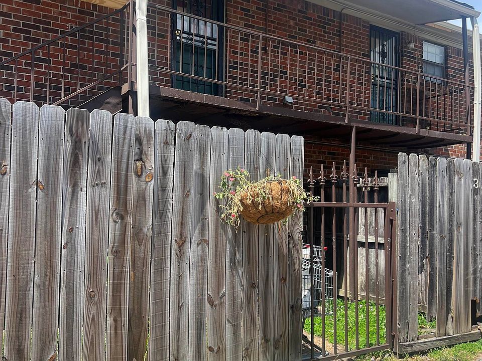 1st image of 3218 Thirteen Colony Mall APT 3A