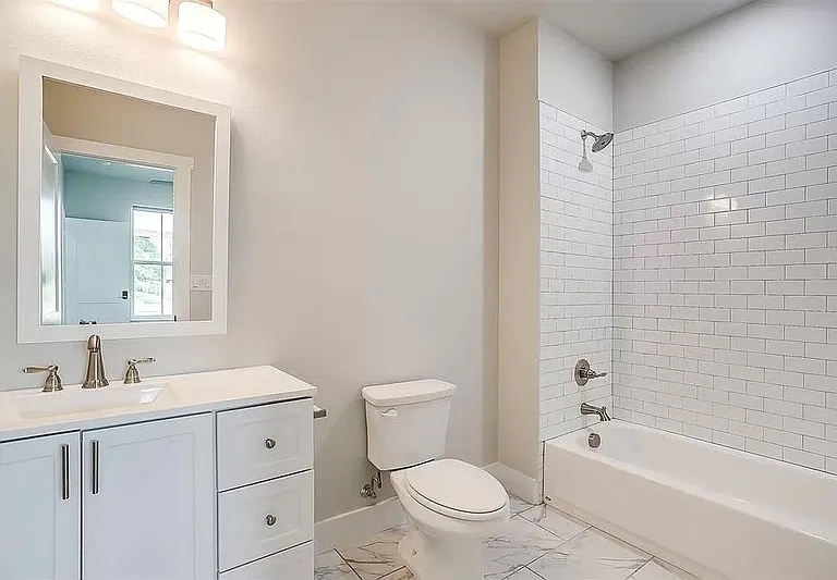 2305 Benbrook Blvd — Photo 3