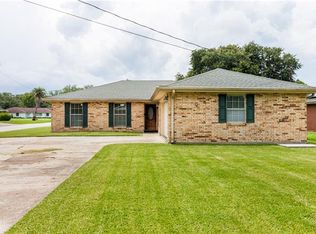 114 Christine Pl, Belle Chasse, LA 70037