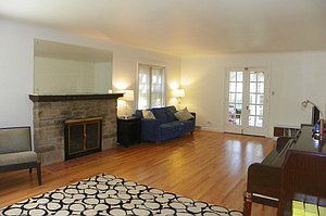 5th image of 9006 S Claremont Ave