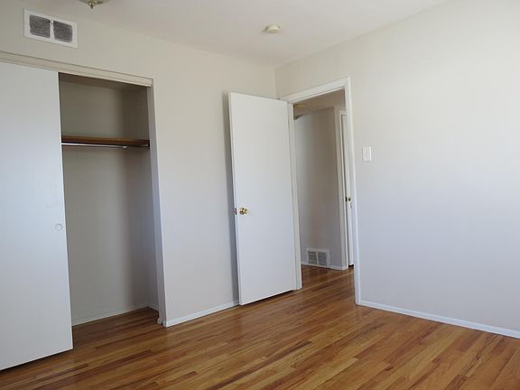 4th image of 2026 Bellevue Ave