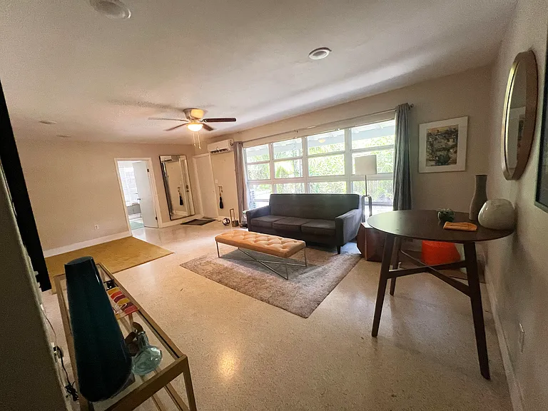 Large spacious Living room with furniture available or can be removed.