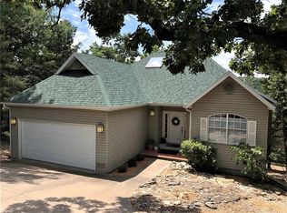 17 Thomas Cir E, Eureka Springs, AR 72631