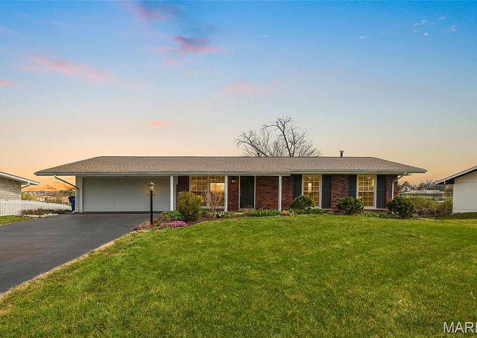 1st image of 182 Meadowlark Dr