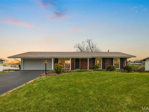 182 Meadowlark Dr, Saint Louis, MO 63146