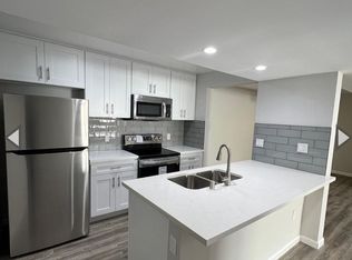140 S Maple Dr APT 104, Beverly Hills, CA 90212