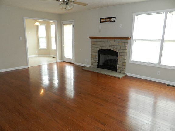 4th image of 3117 Twelve Oaks Blvd
