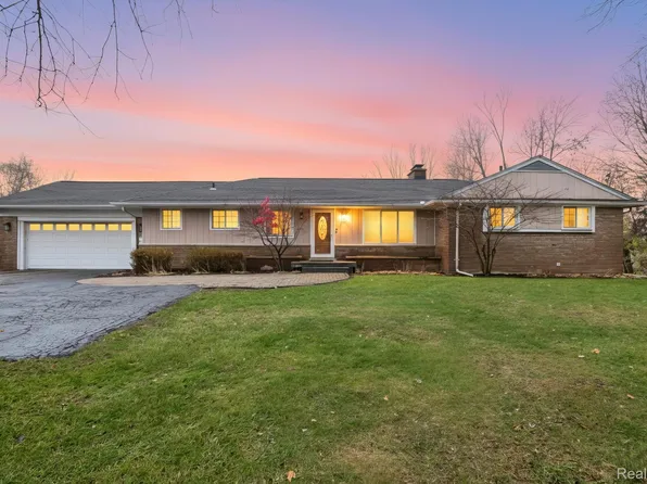 30609 Inkster Rd, Franklin, MI 48025