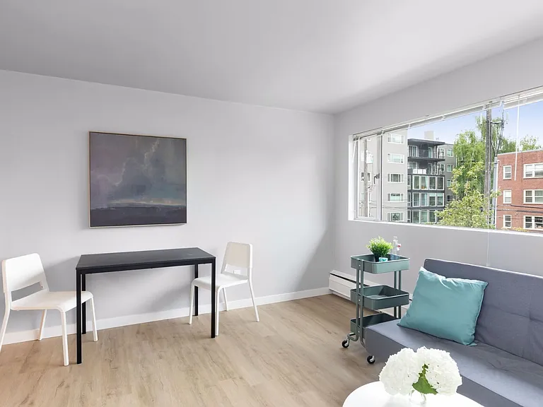 Bellevue Court on Capitol Hill — Photo 5