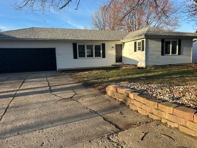 15 E Mission St, Marshall, MO, 65340