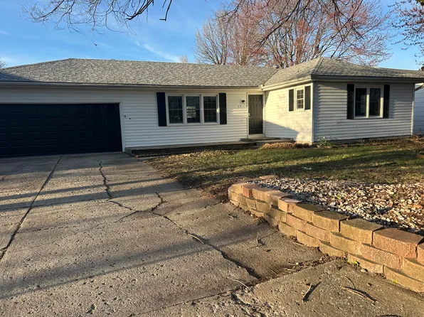 15 E Mission St, Marshall, MO 65340