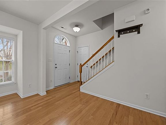 4th image of 149 Beverly Chase Ln