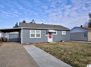 4014 Spring Cir, Omaha, NE 68105