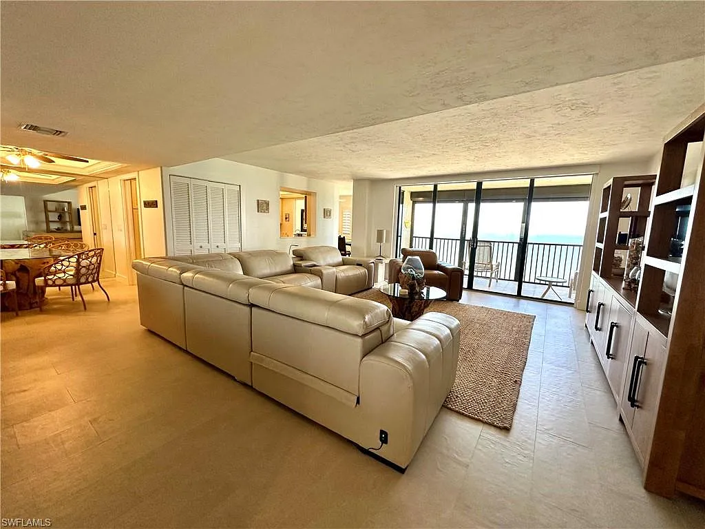 2 bed, 2.0 bath, 1570 sqft, $16,000 — Photo 4