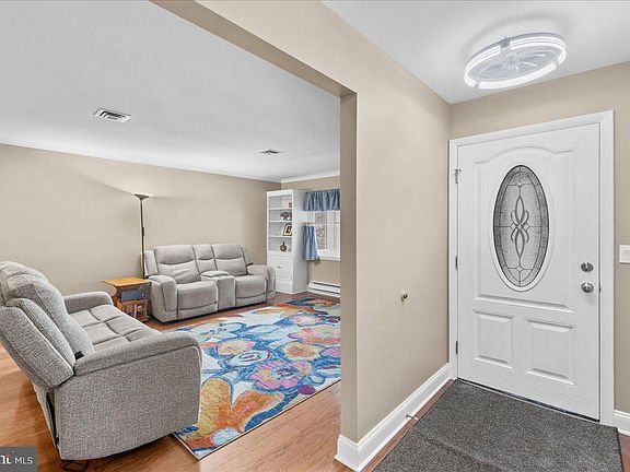 5th image of 7 Cambridge Ct